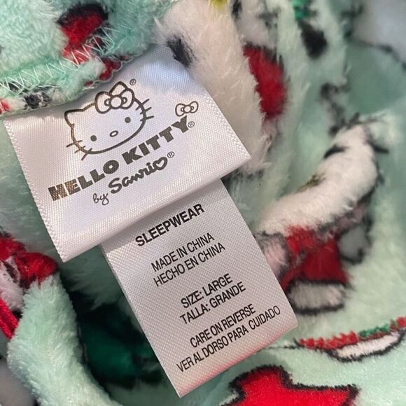 Hello Kitty “Christmas Trees” Fuzzy Soft Touch Pajama Pants Womens size Large - Picture 12 of 12